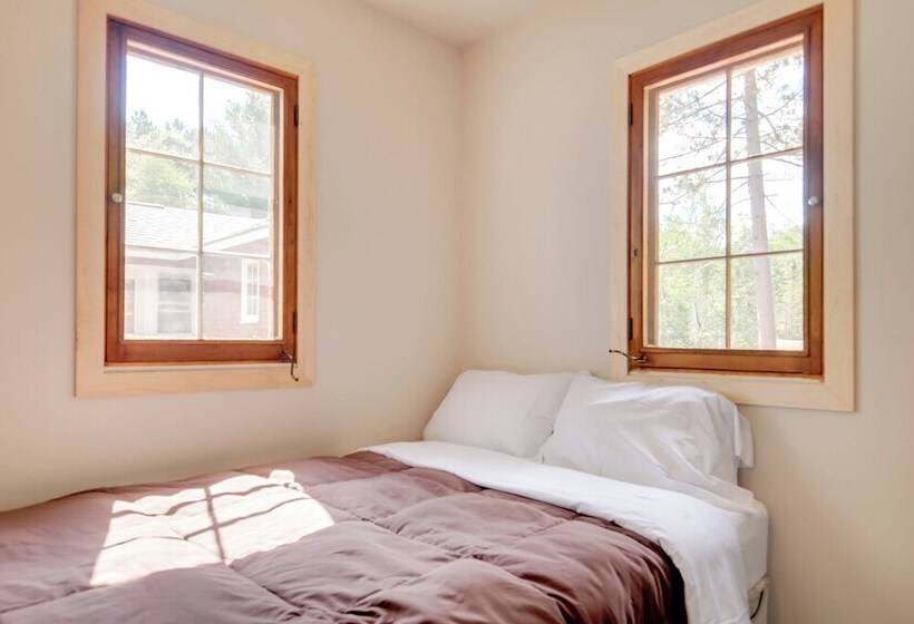 Bearskin Lake Cabin: Fish, Boat & Relax!