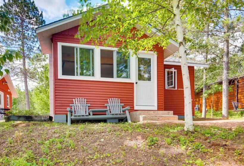 Bearskin Lake Cabin: Fish, Boat & Relax!