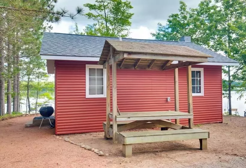 Bearskin Lake Cabin: Fish, Boat & Relax!