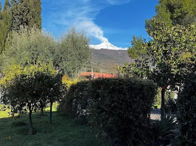 ベッドアンドブレックファースト Villa Milone Etna Country House