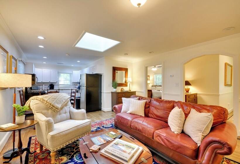 Charming Cottage   Near Wake Forest!