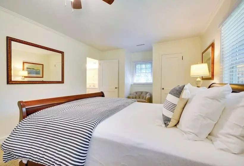 Charming Cottage   Near Wake Forest!