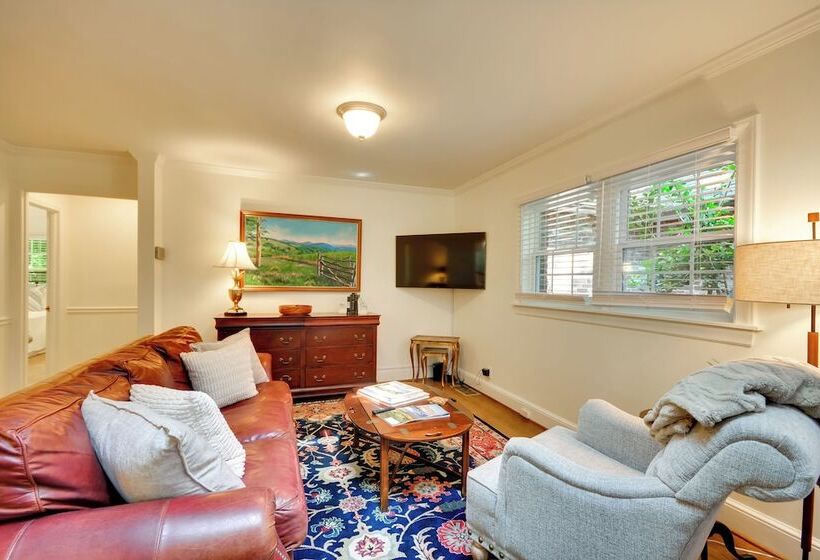 Charming Cottage   Near Wake Forest!