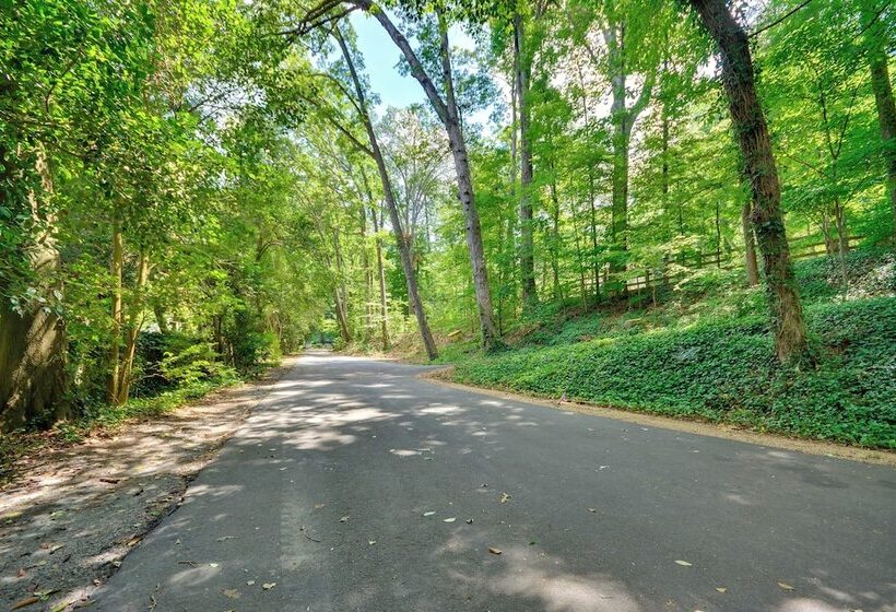 Charming Cottage   Near Wake Forest!