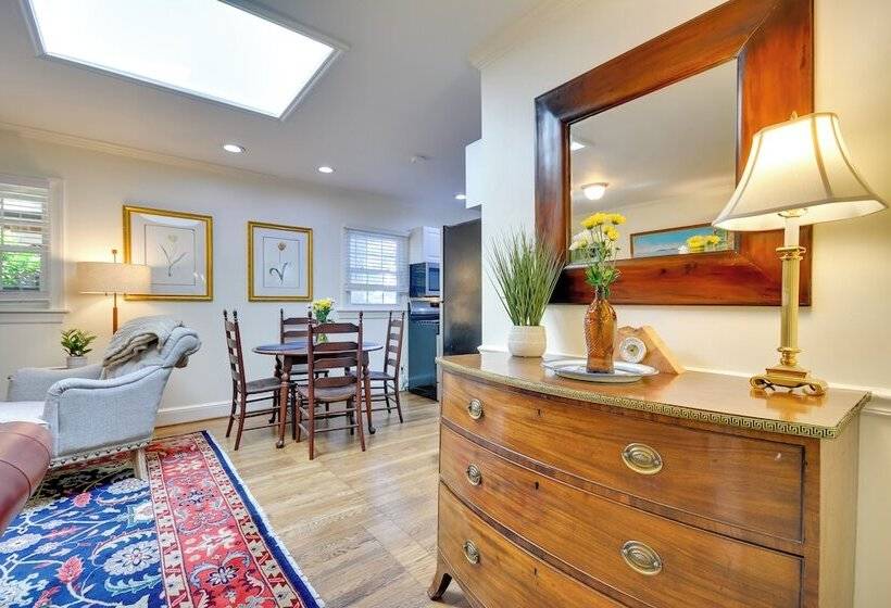 Charming Cottage   Near Wake Forest!