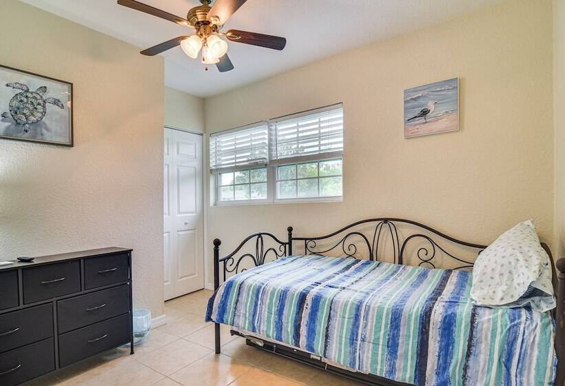 Charming Seminole Home W/ Patio: 6 Mi To Beaches!
