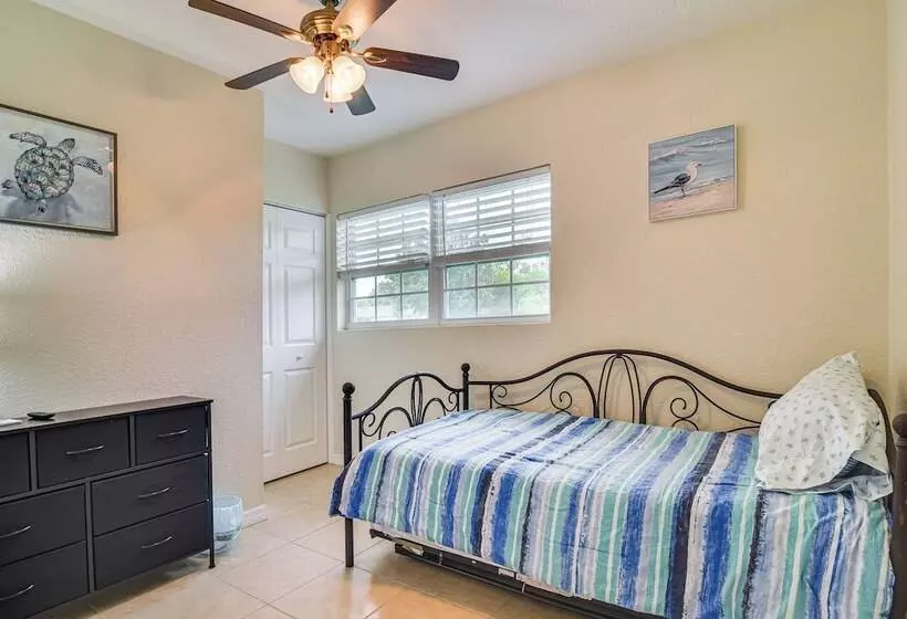 Charming Seminole Home W/ Patio: 6 Mi To Beaches!