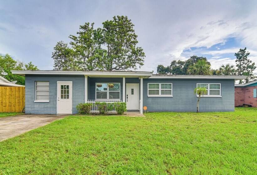 Charming Seminole Home W/ Patio: 6 Mi To Beaches!