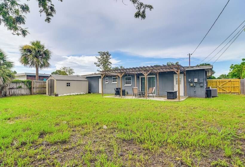 Charming Seminole Home W/ Patio: 6 Mi To Beaches!