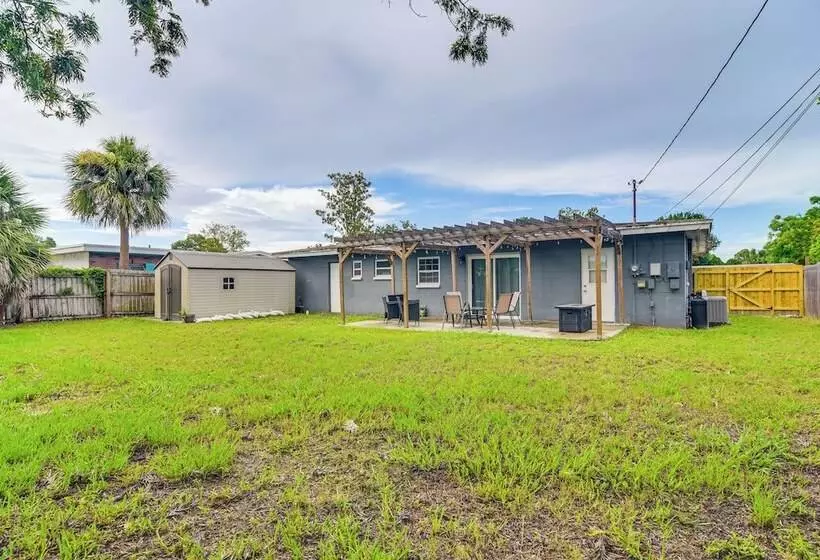 Charming Seminole Home W/ Patio: 6 Mi To Beaches!