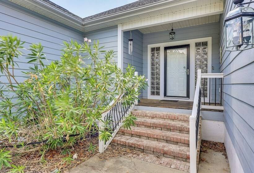 Family Friendly Harrells Home W/ Fire Pit + Kayaks