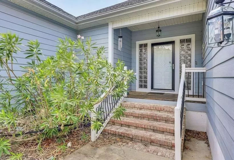 Family Friendly Harrells Home W/ Fire Pit + Kayaks