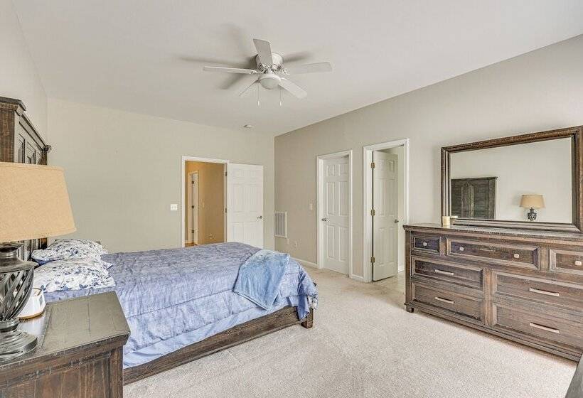 Family Friendly Harrells Home W/ Fire Pit + Kayaks