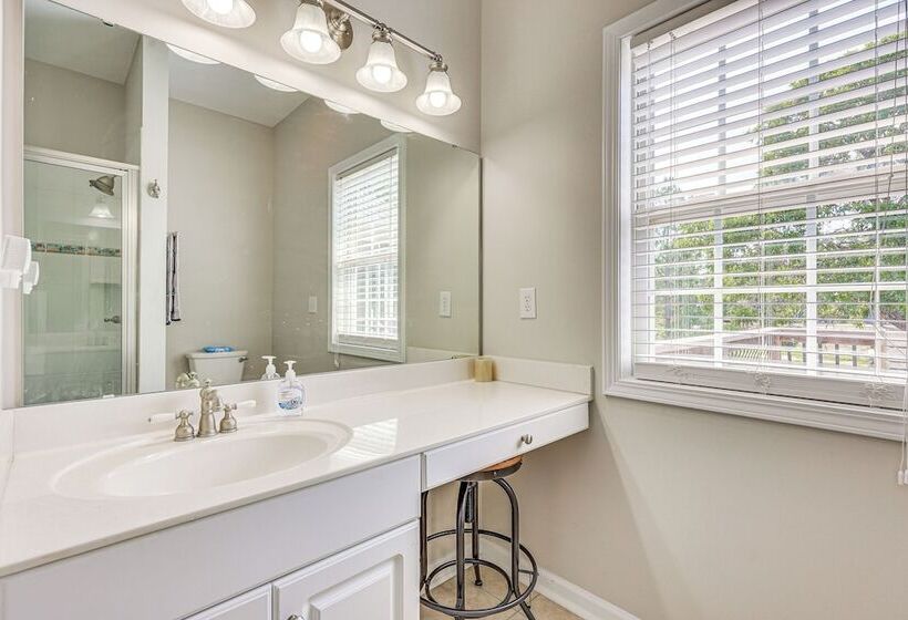 Family Friendly Harrells Home W/ Fire Pit + Kayaks