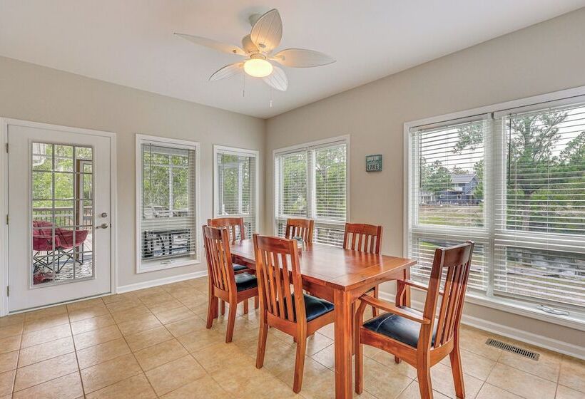 Family Friendly Harrells Home W/ Fire Pit + Kayaks