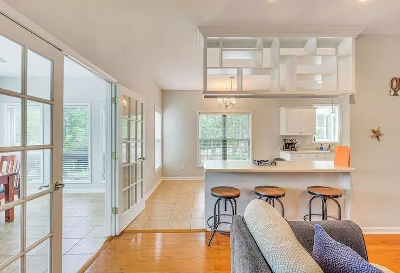 Family Friendly Harrells Home W/ Fire Pit + Kayaks