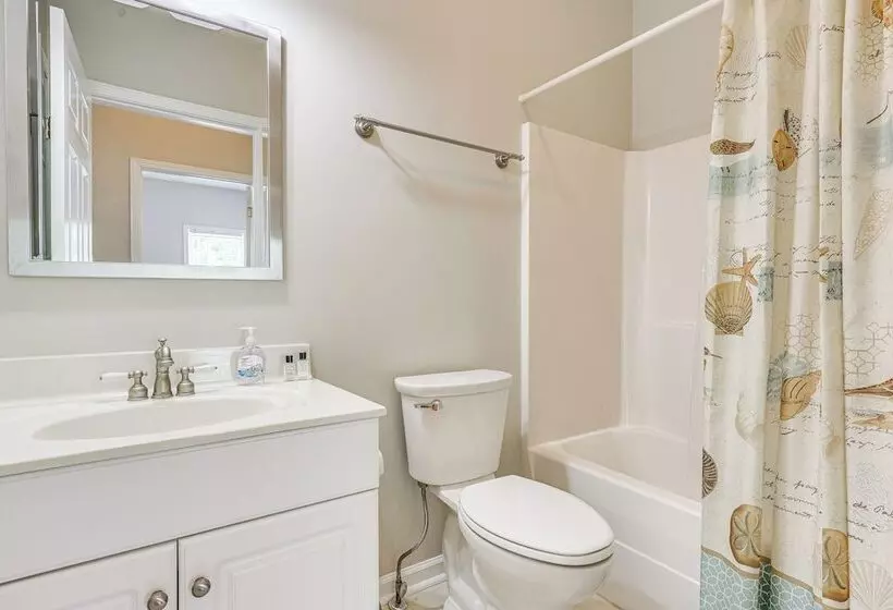 Family Friendly Harrells Home W/ Fire Pit + Kayaks