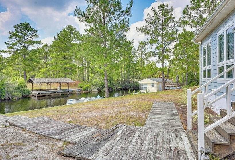 Family Friendly Harrells Home W/ Fire Pit + Kayaks