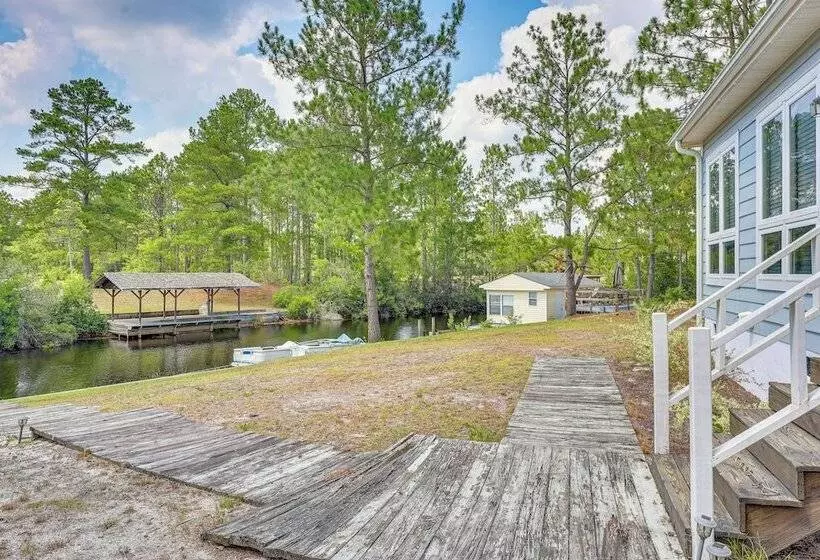 Family Friendly Harrells Home W/ Fire Pit + Kayaks