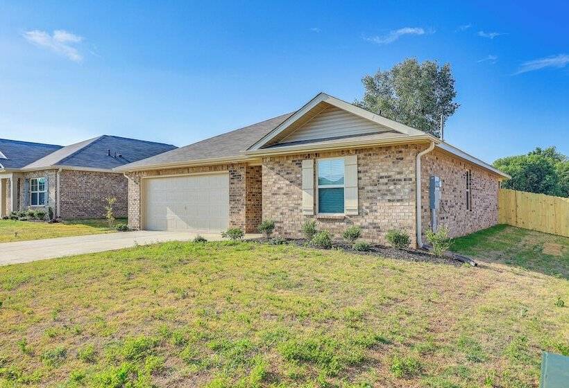 Family Friendly Triana Home Near Redstone Arsenal!
