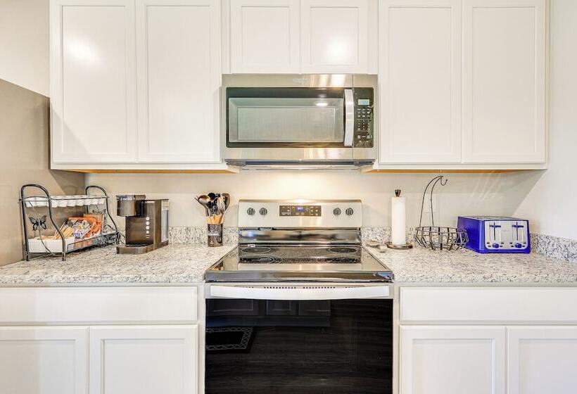 Family Friendly Triana Home Near Redstone Arsenal!