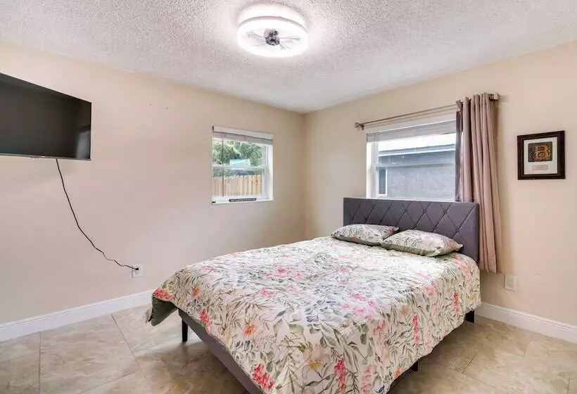 Fort Pierce Home W/ Fenced Yard, Near Beaches