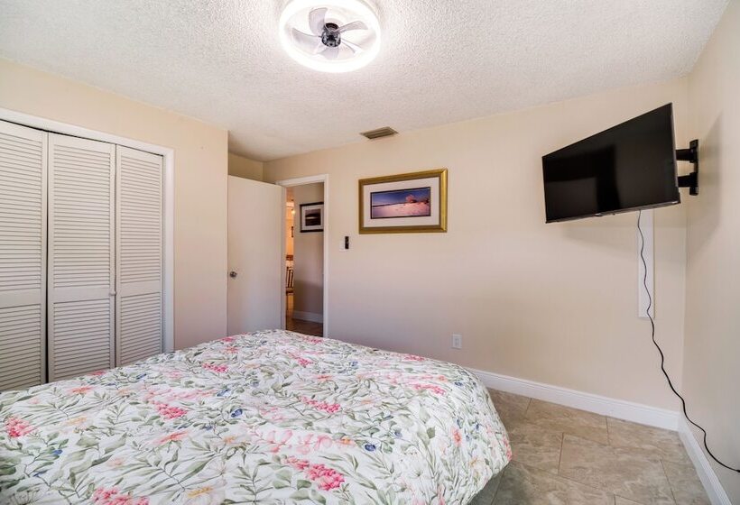 Fort Pierce Home W/ Fenced Yard, Near Beaches