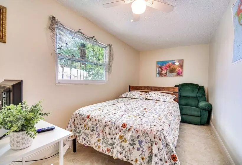 Fort Pierce Home W/ Fenced Yard, Near Beaches