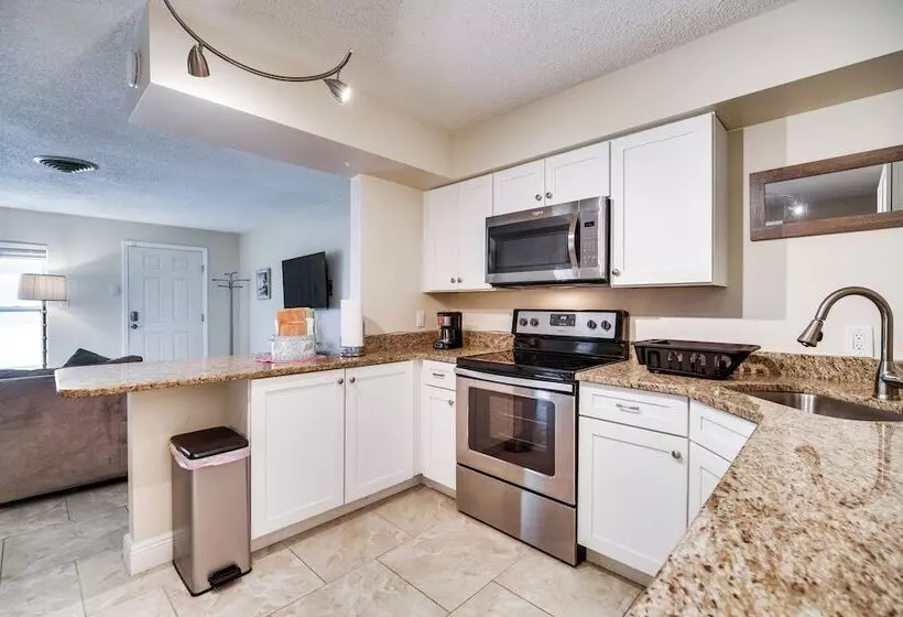 Fort Pierce Home W/ Fenced Yard, Near Beaches