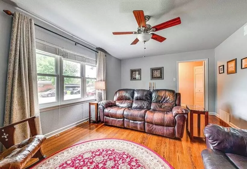 9 Mi To Dtwn: Fort Worth Home W/ Patio & Yard