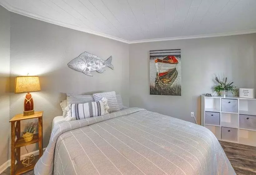 Dock & Deck At Kentucky Lake Family Retreat!