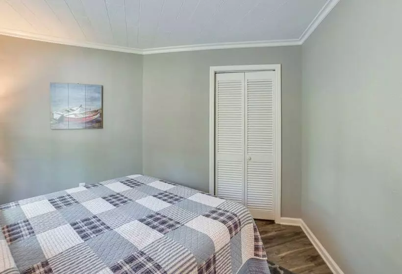 Dock & Deck At Kentucky Lake Family Retreat!