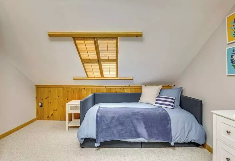 Keuka Lake Cabin W/ Boat Dock Access & Fire Pit!