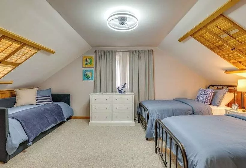 Keuka Lake Cabin W/ Boat Dock Access & Fire Pit!