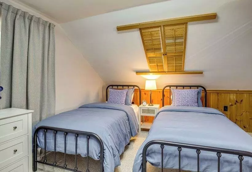 Keuka Lake Cabin W/ Boat Dock Access & Fire Pit!