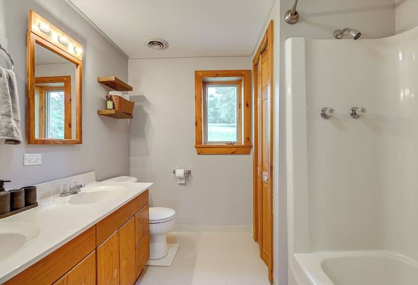 Keuka Lake Cabin W/ Boat Dock Access & Fire Pit!