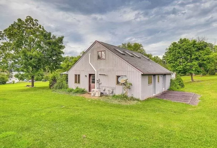 Keuka Lake Cabin W/ Boat Dock Access & Fire Pit!