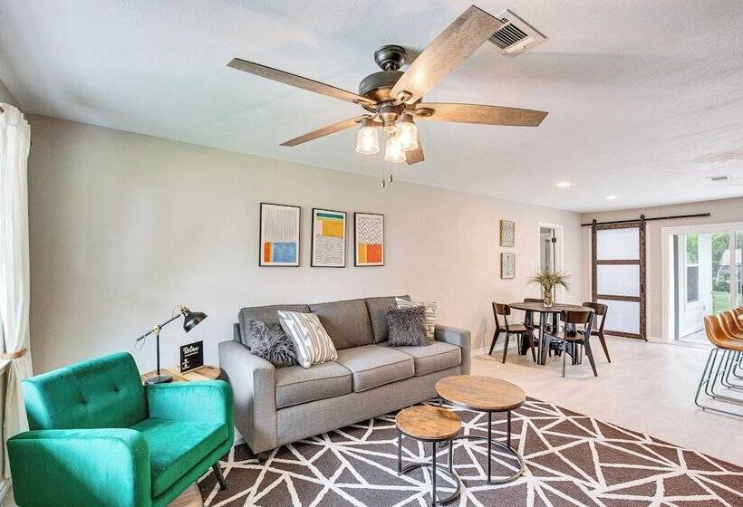 Walk To Lewisville Lake: Dog Friendly Texas Home