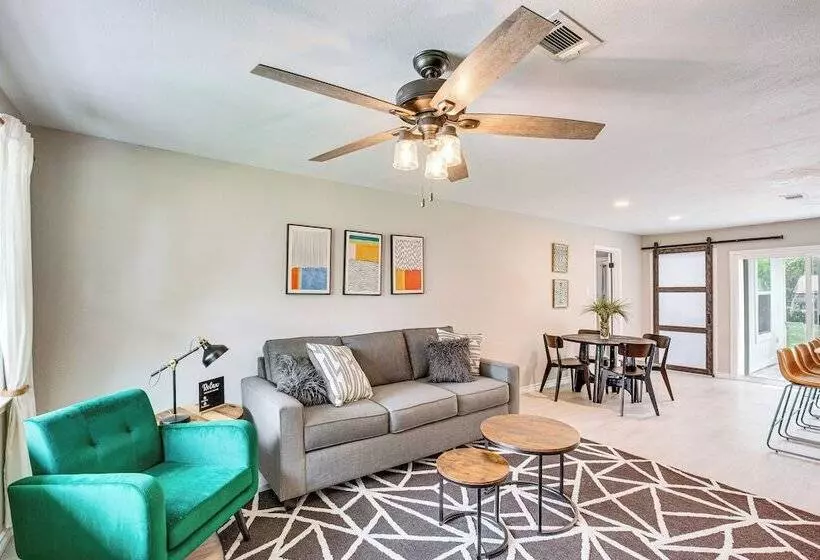 Walk To Lewisville Lake: Dog Friendly Texas Home