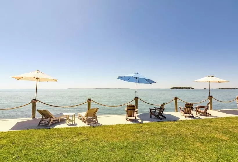 Middle Bass Island Cottage W/ Grills & Fire Pit