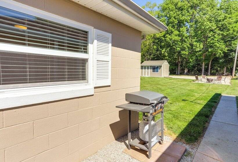 Middle Bass Island Cottage W/ Grills & Fire Pit