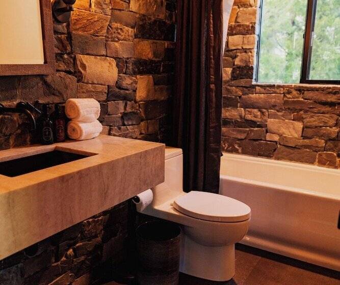 Newly Remodeled Luxury Cabin