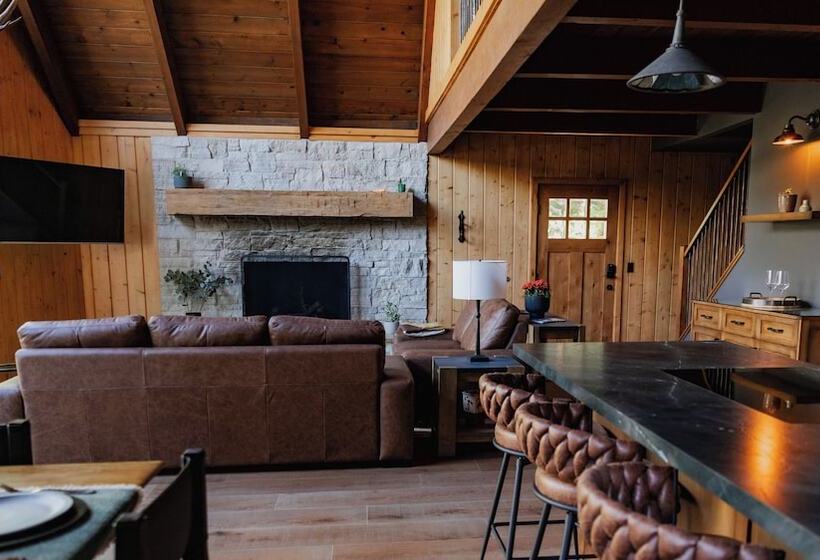 Newly Remodeled Luxury Cabin