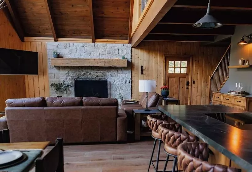 Newly Remodeled Luxury Cabin