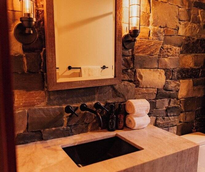 Newly Remodeled Luxury Cabin