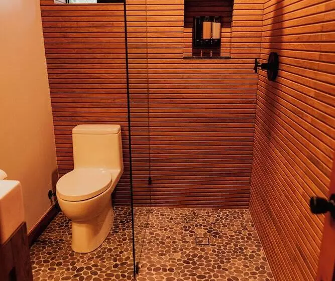 Newly Remodeled Luxury Cabin