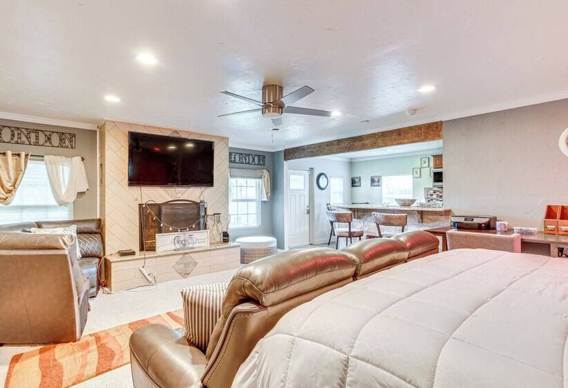 Pet Friendly Oklahoma City Home W/ Fenced Yard