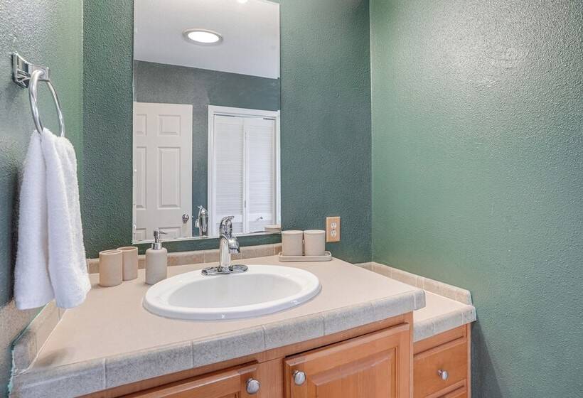 Pet Friendly Virginia Cabin: 3 Mi To Luray Caverns