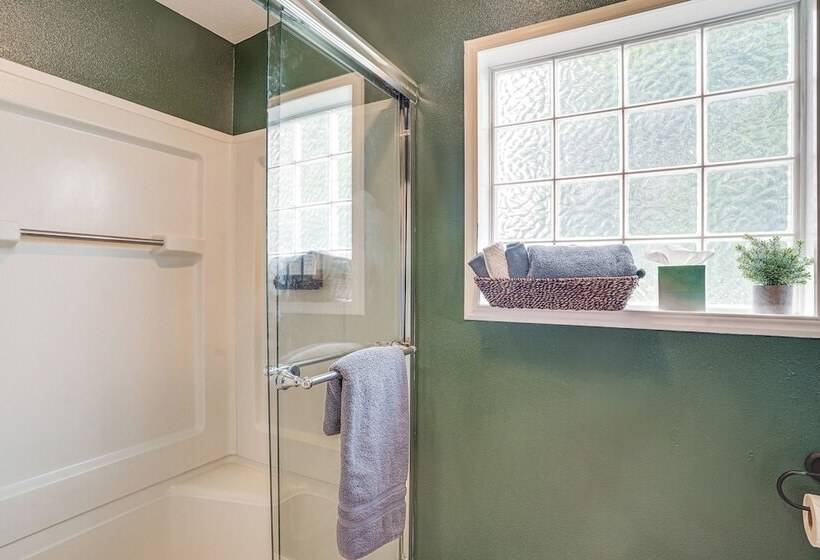 Pet Friendly Virginia Cabin: 3 Mi To Luray Caverns