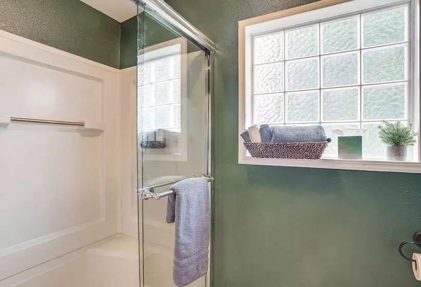 Pet Friendly Virginia Cabin: 3 Mi To Luray Caverns